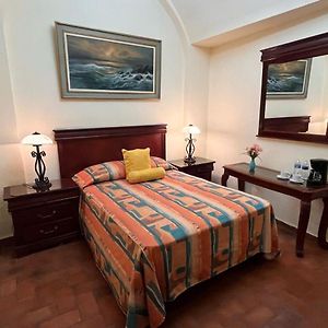 Hotel Antigua Casa De Piedra
